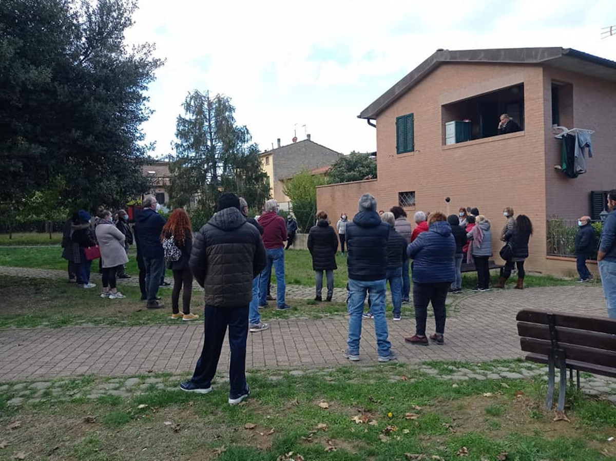 Disagi insostenibili, la rabbia dei cittadini per il nuovo stop ai lavori in via Sangallo
