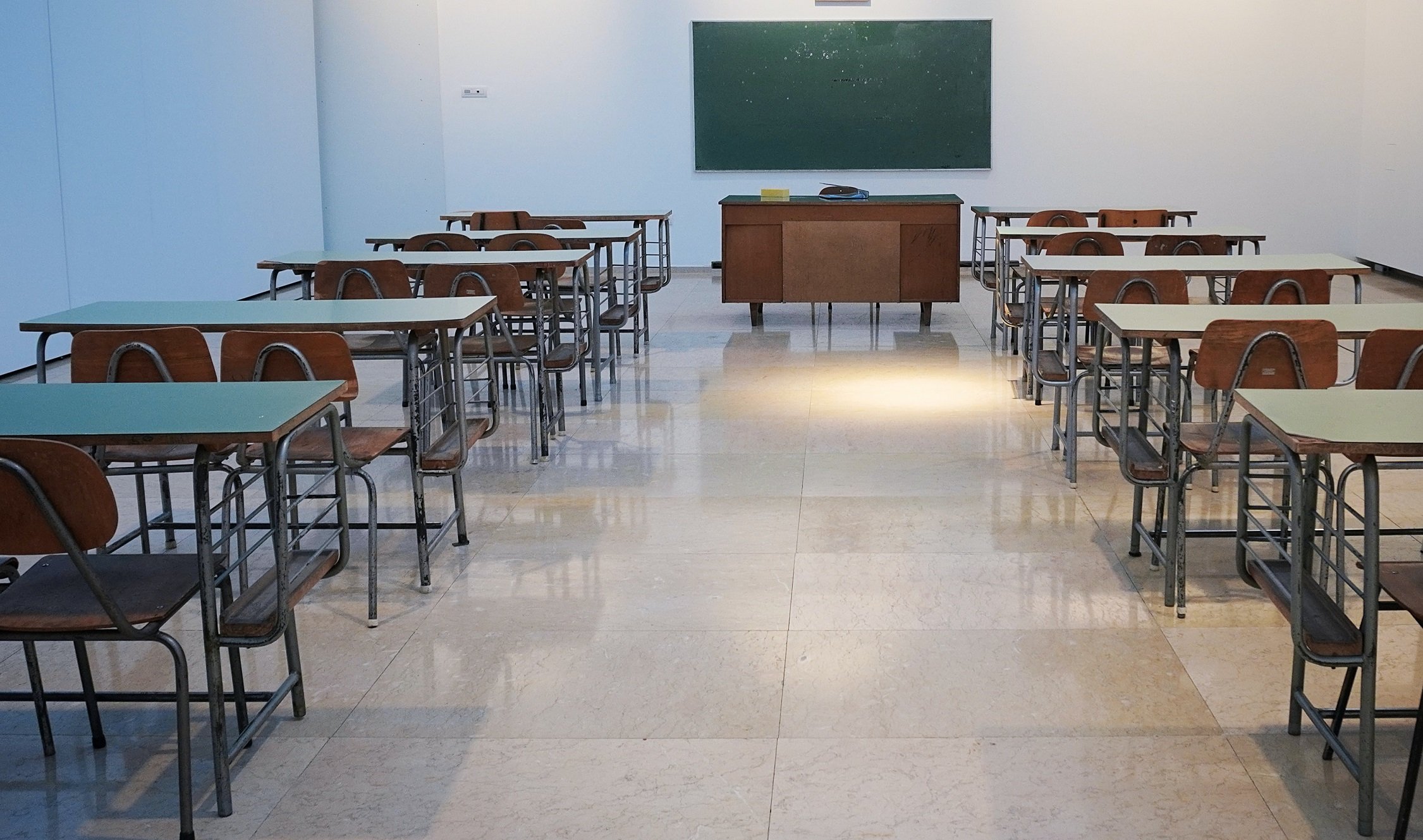 Docente senese molesta verbalmente le alunne che poi denunciano
