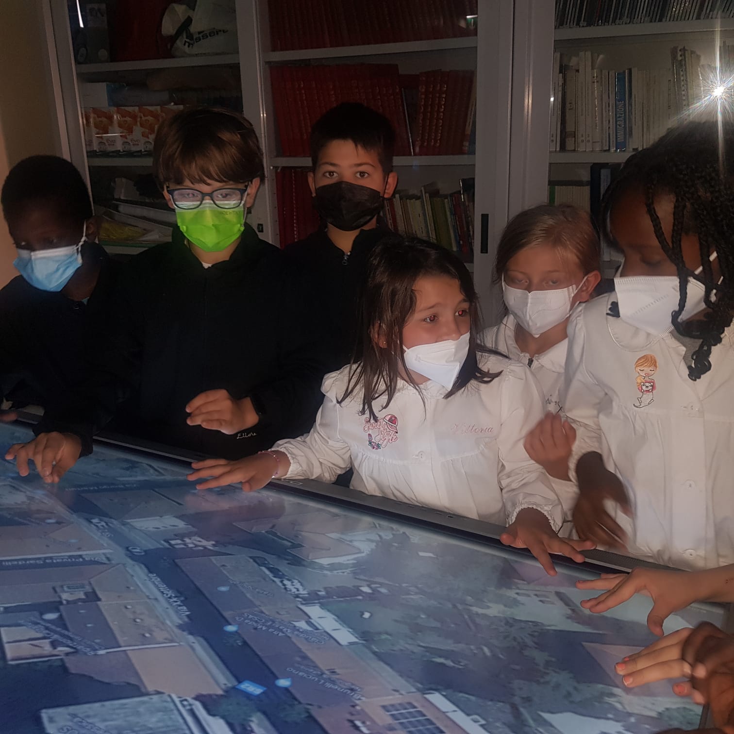 Aula 4.0 per la Primaria: inaugurato alle Vittorio Veneto lo spazio di apprendimento learning by doing