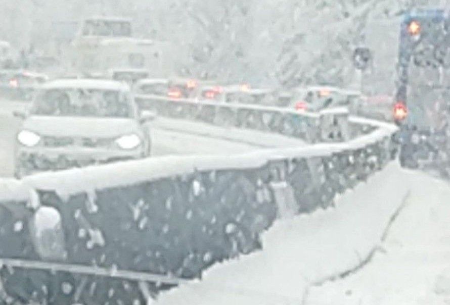 Dopo la neve, il ghiaccio: chiusa la superstrada Siena Firenze