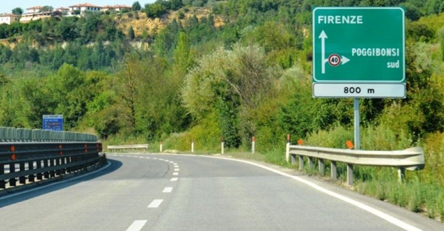 Poggibonsi Nord chiusa, traffico deviato dentro Poggibonsi