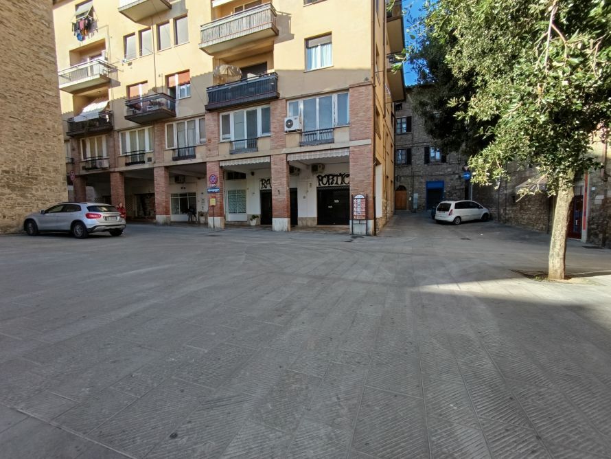 Dopo oltre 65 anni chiude il bar Portici: un pezzo di storia che si spegne nel cuore di Poggibonsi