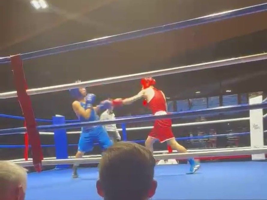 Boxe, Giovanni Errante non si ferma: battuto Aloini in un match d&rsquo;altri tempi. All&rsquo;angolo il maestro Boncinelli