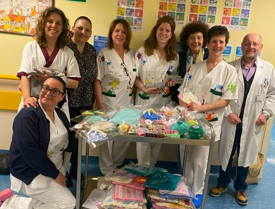 Solidariet&agrave; a Campostaggia: Cuore di Maglia dona manufatti artigianali per il reparto di Pediatria e Neonatologia