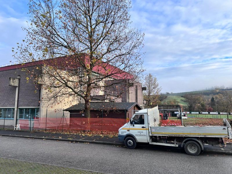 Montespertoli, a Molino del Ponte allestito il cantiere: nuova palestra e riqualificazione dei campi da tennis