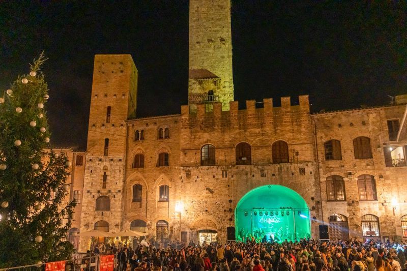 San Silvestro tra le torri e Concerto di Capodanno: San Gimignano saluta il 2025 con musica e festa