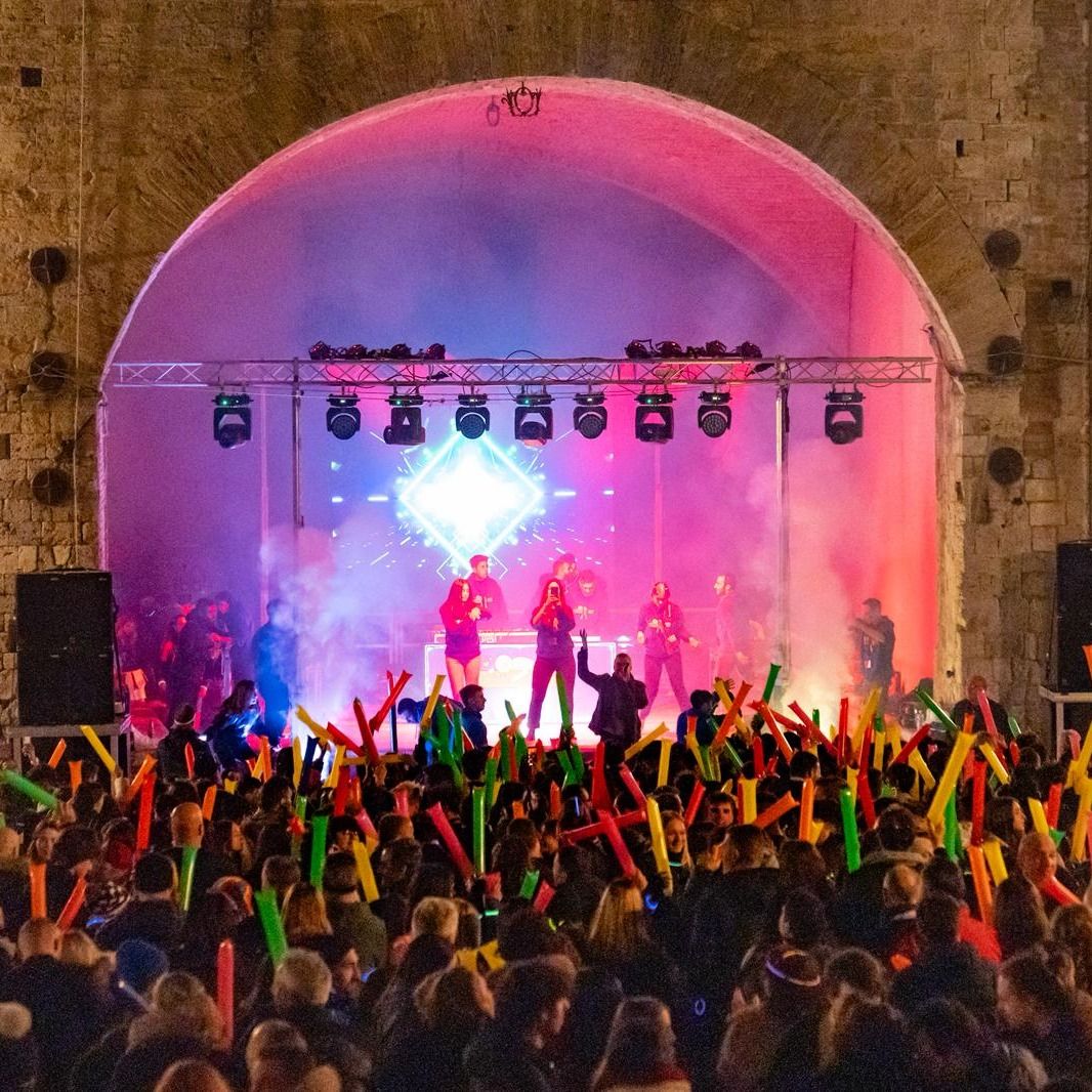 Capodanno 2026, le misure del Comune di San Gimignano per una festa sicura nel centro storico