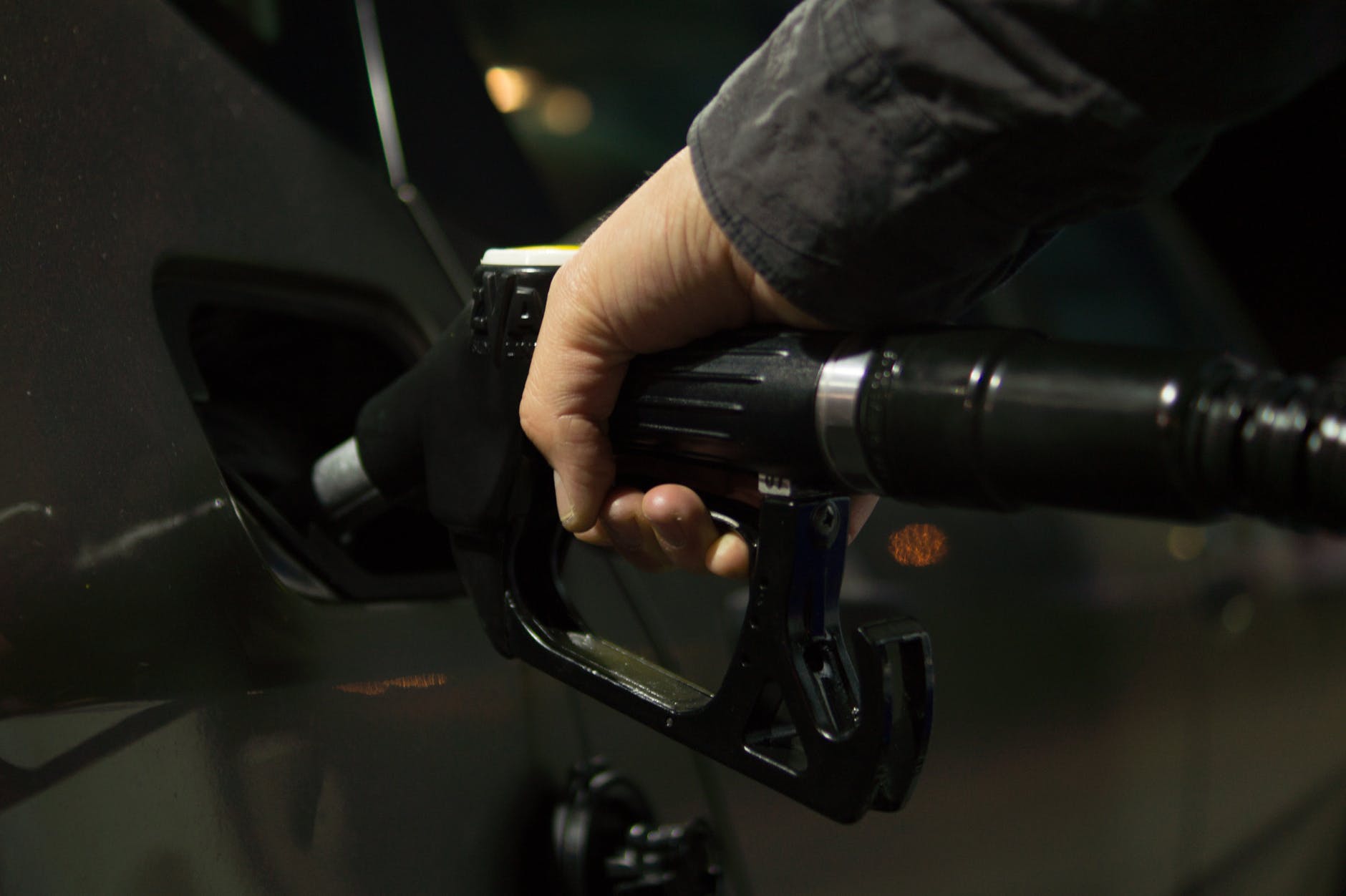 Aumento esponenziale del carburante, i trasporti rischiano il collasso