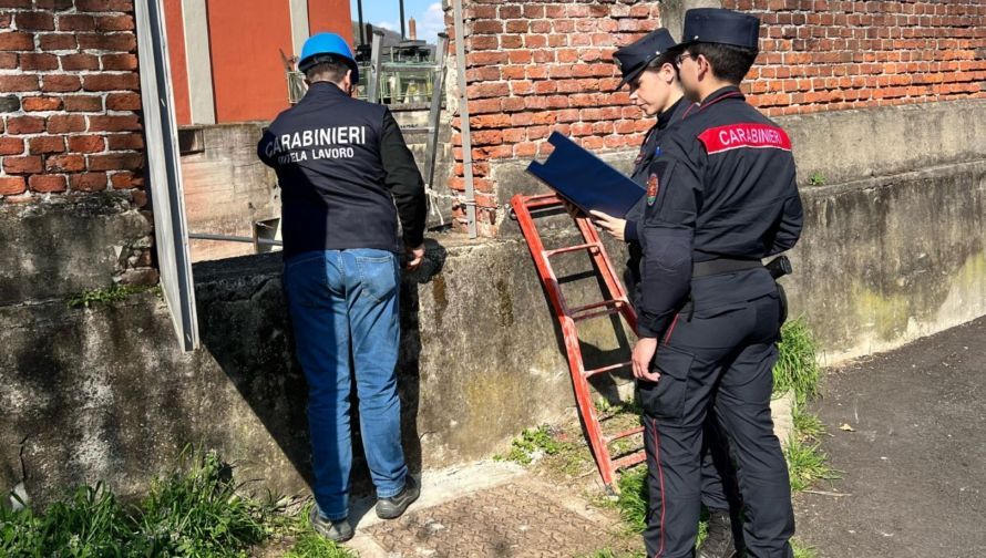 Radicondoli, carabinieri chiudono cantiere illegale: sequestri e denunce per gravi violazioni