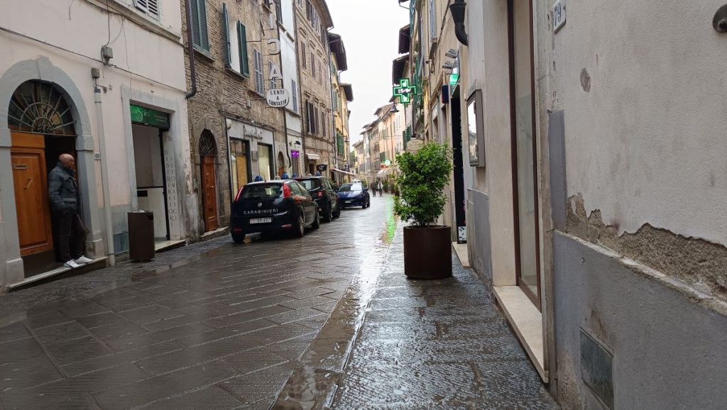 Cinque arresti e 11 denunce a Poggibonsi per spaccio di droga nel centro storico