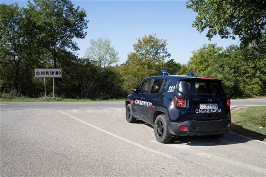 Si finge operatore bancario e ruba 14mila euro a un pensionato: denunciato 37enne, soldi recuperati dai carabinieri