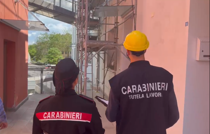 Valdelsa, documenti falsi per lavorare nei cantieri: scoperto e denunciato imprenditore edile