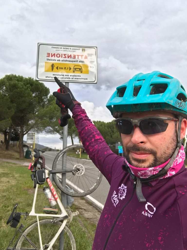 Greve promuove la sicurezza dei ciclisti. Installati specifici cartelli in alcune aree Comune