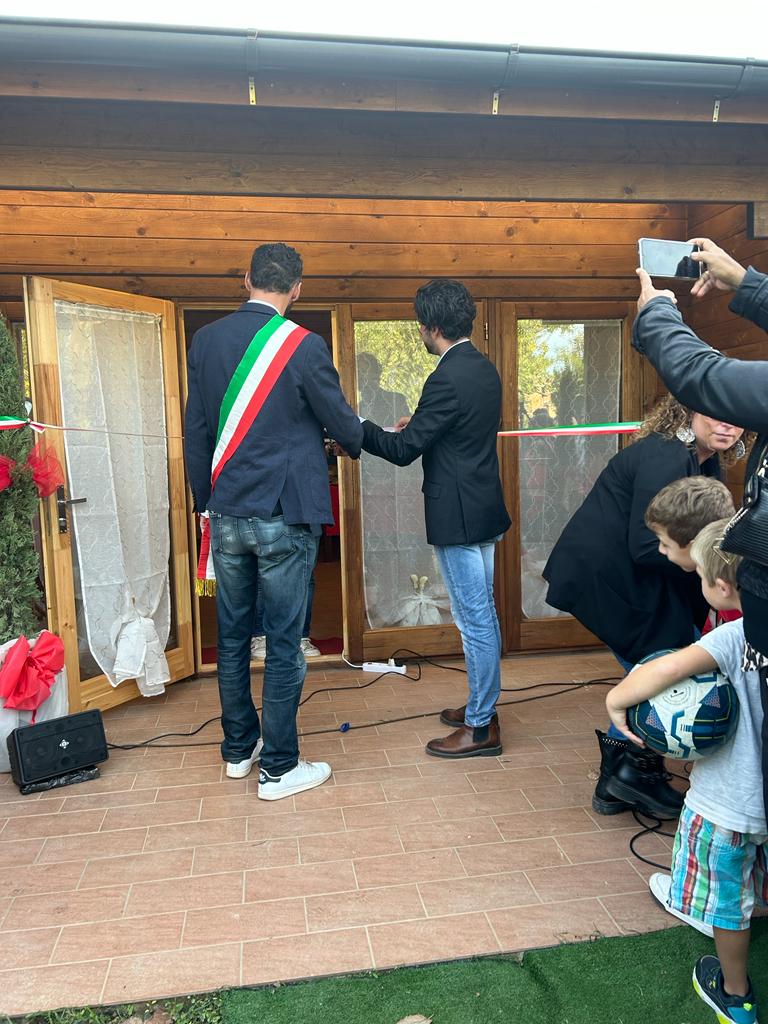 Parco delle More di Cuna: inaugurata la nuova casetta di legno per ricordare Riccardo Papini