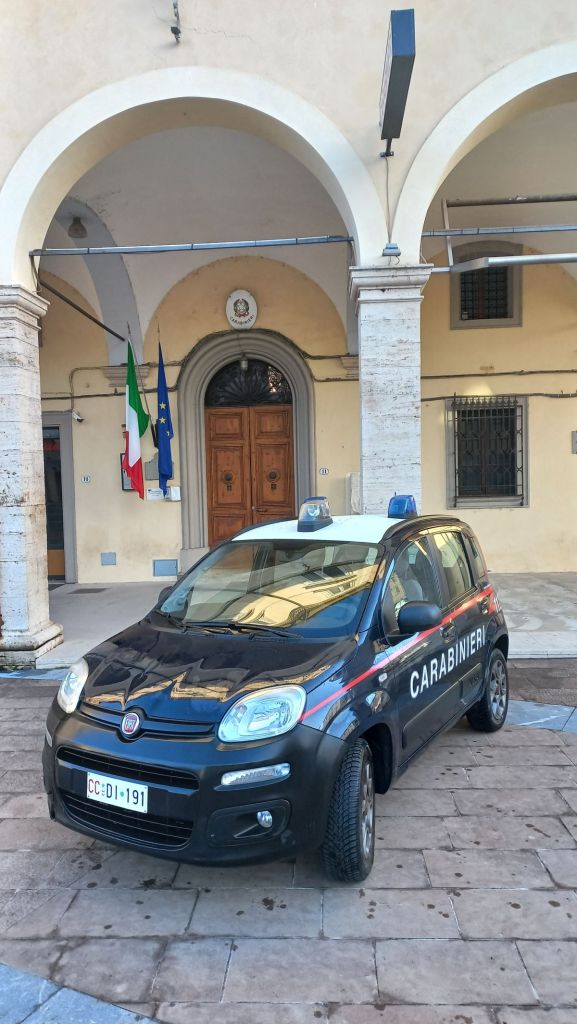 Trova i ladri in casa, arrestati due ventenni a Colle. Recuperati gioielli per 7mila euro
