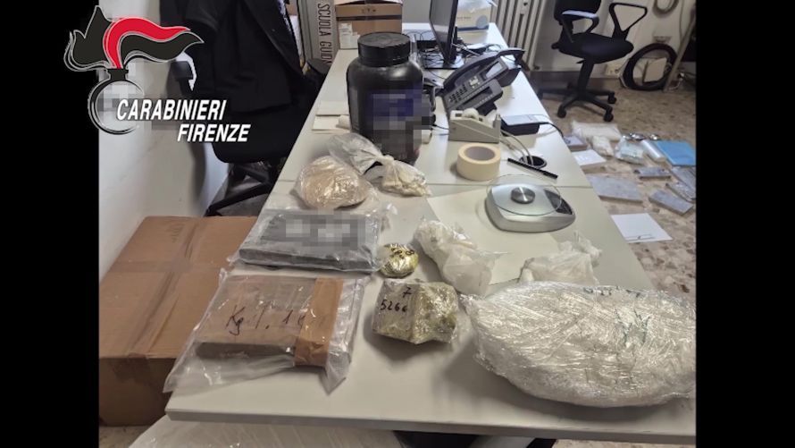 Fucecchio, scoperta la "fabbrica" della cocaina: sequestrati 34 chili di droga, 4 arresti