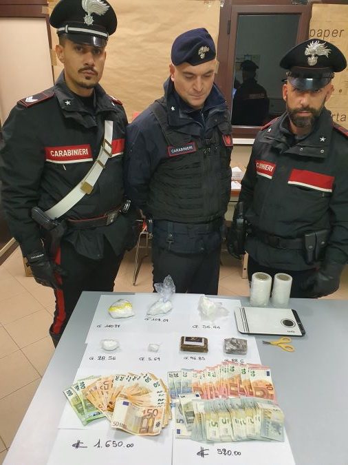 Spaccio a Poggibonsi e Monteroni: arresti e denunce