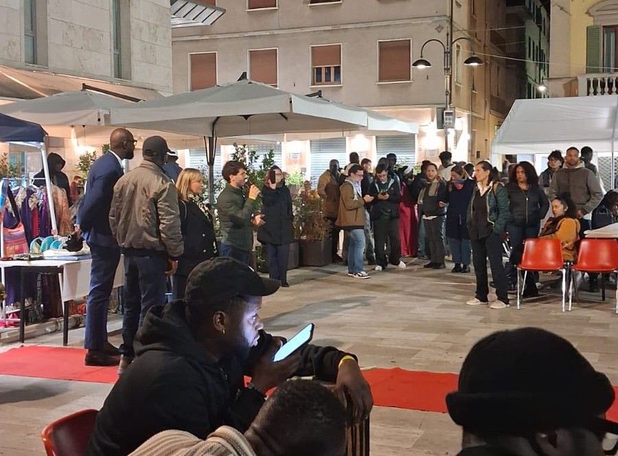 Successo interculturale a Poggibonsi: la festa del Senegal anima piazza Rosselli