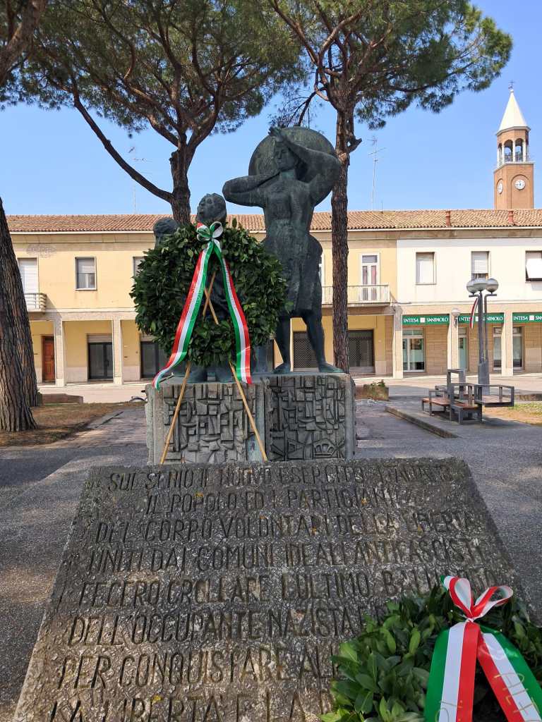 Il Gonfalone civico presente alla cerimonia dell’80° anniversario della battaglia del Senio e della liberazione di Alfonsine
