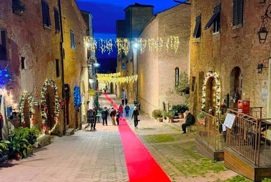 Certaldo Alto, torna "Calici di Stelle - Divinboccaccio": tre sere di vino ed eccellenze dal 31 luglio