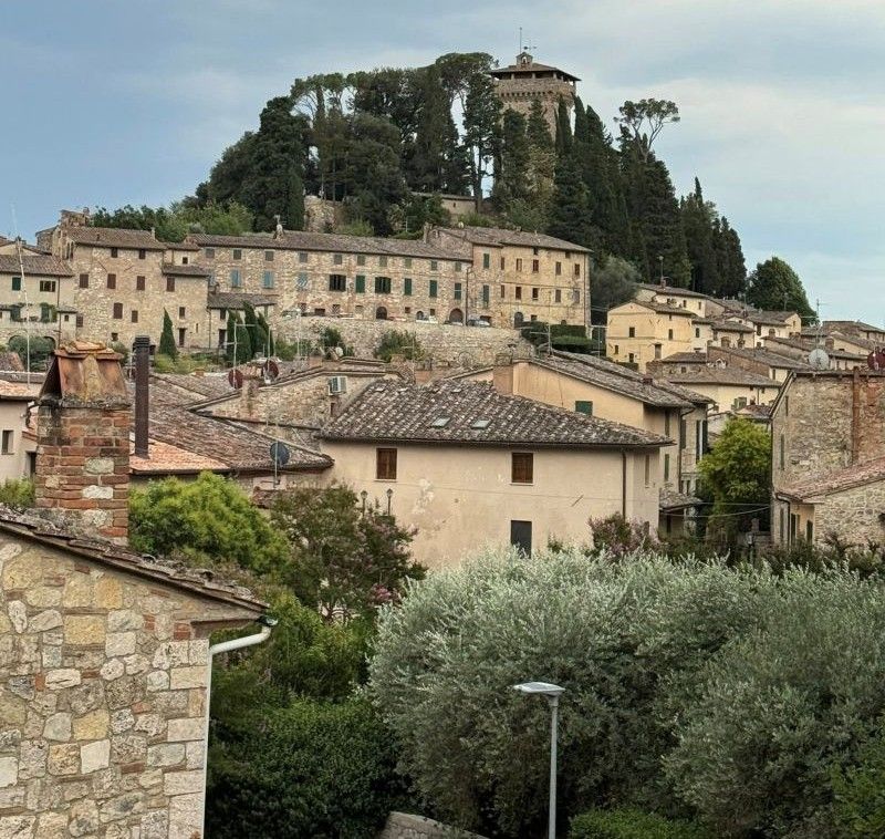 A Cetona torna la magia degli anni '70 tra ricordi, musica e sapori