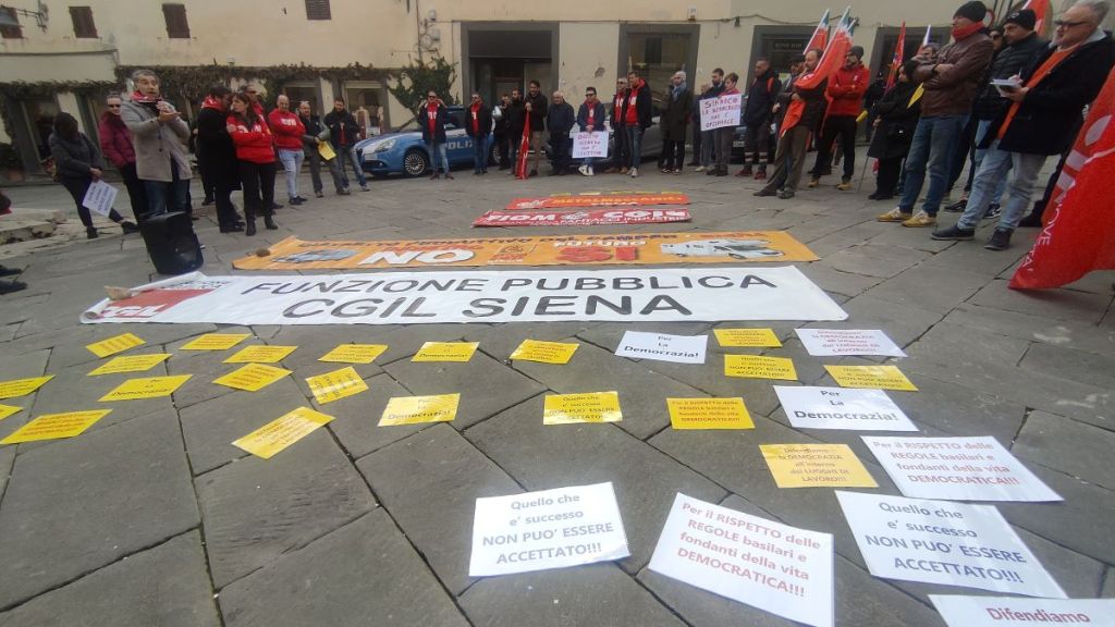 Si va verso lo sciopero, sindaco di Poggibonsi contestato al picchetto Cgil
