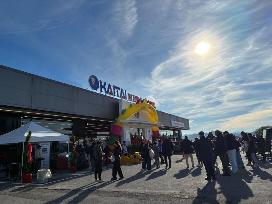 Non fa in tempo ad aprire che viene chiuso: il supermercato cinese è irregolare