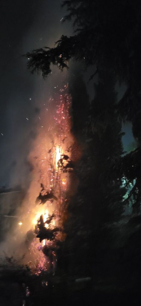 Forte nubifragio su Poggibonsi, paura per un fulmine