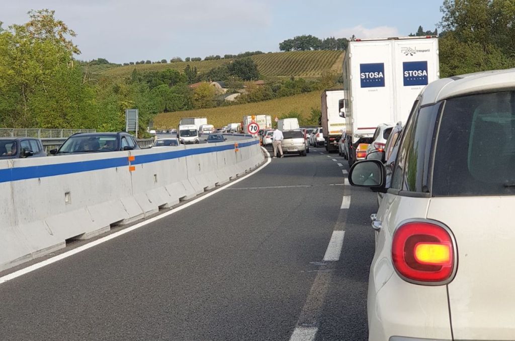 Mortale sulla Siena Firenze. Anche 5 feriti. Strada chiusa a Badesse