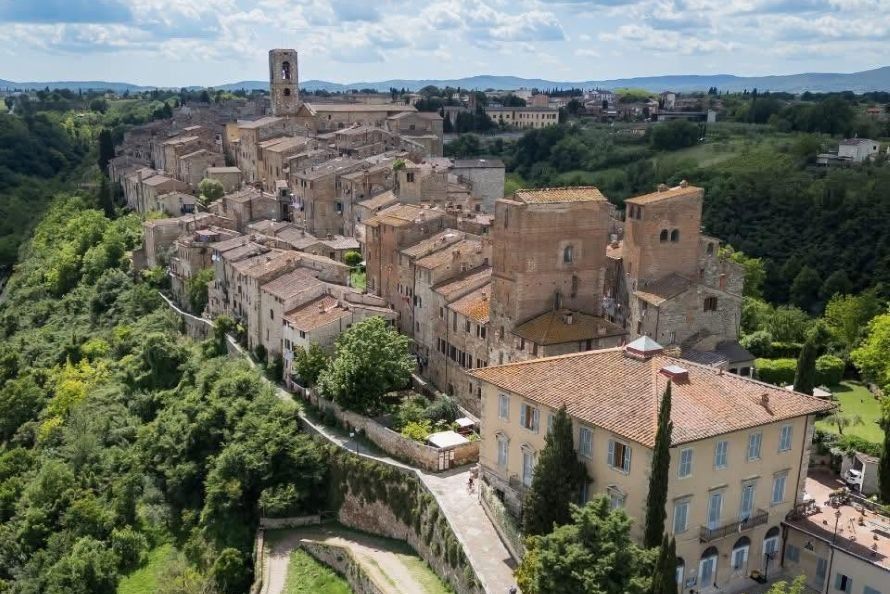Festival of the Sun a Colle Alta: scatta il piano viabilit&agrave; tra navette e proteste dei residenti