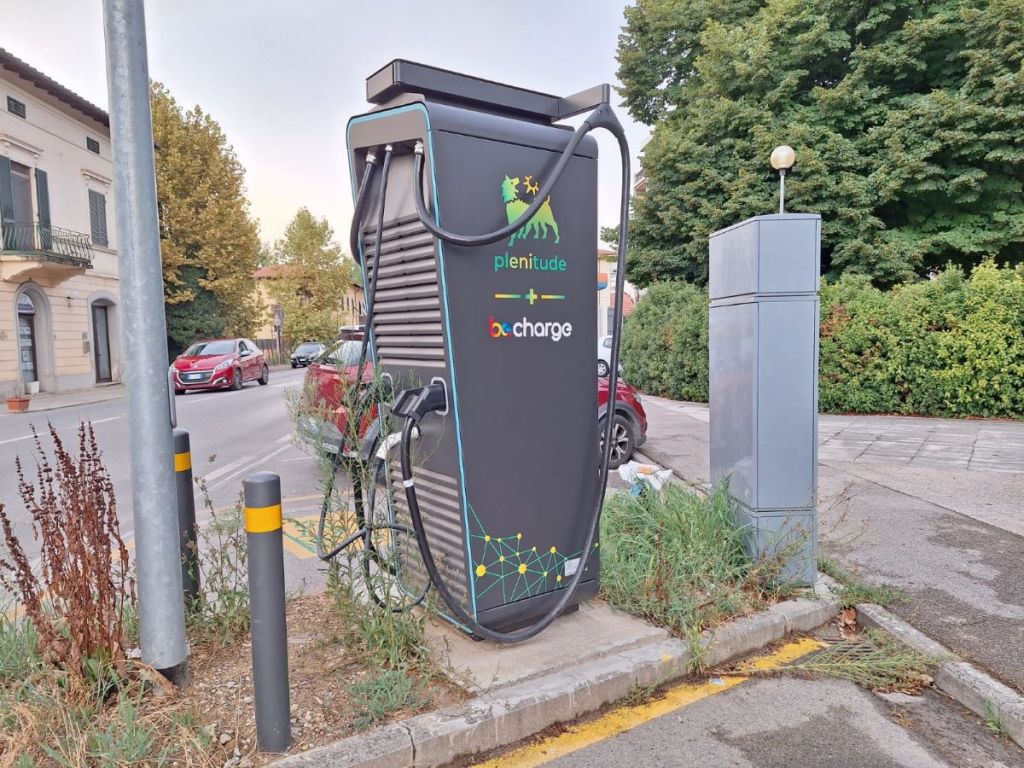 A Colle auto elettriche e colonnine “fantasma”
