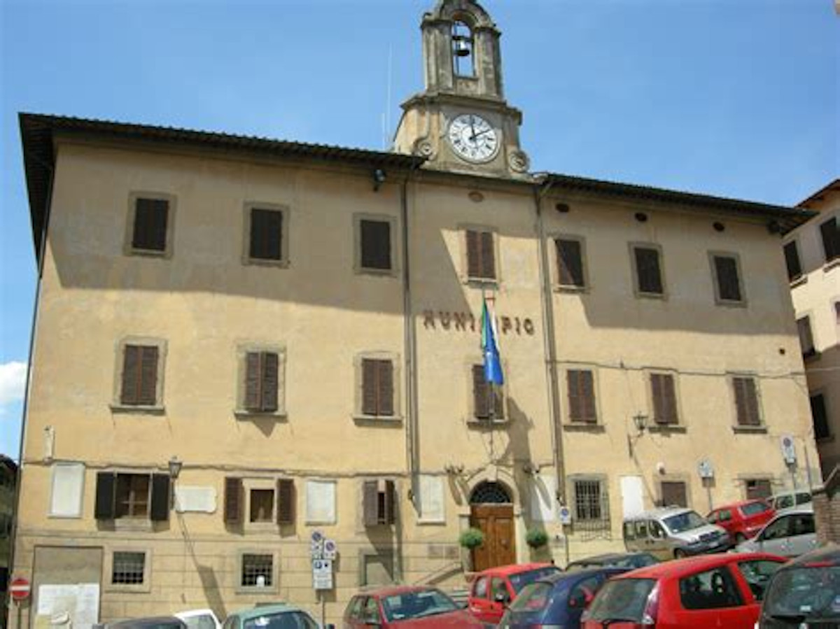 Castelfiorentino, sospesa la licenza di un esercizio commerciale per  pericolo per l’ordine e la sicurezza pubblica