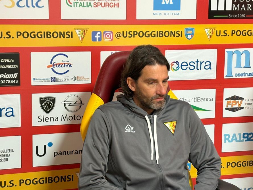 Poggibonsi, Consonni duro in conferenza: «Chi non ci crede è libero di andare»