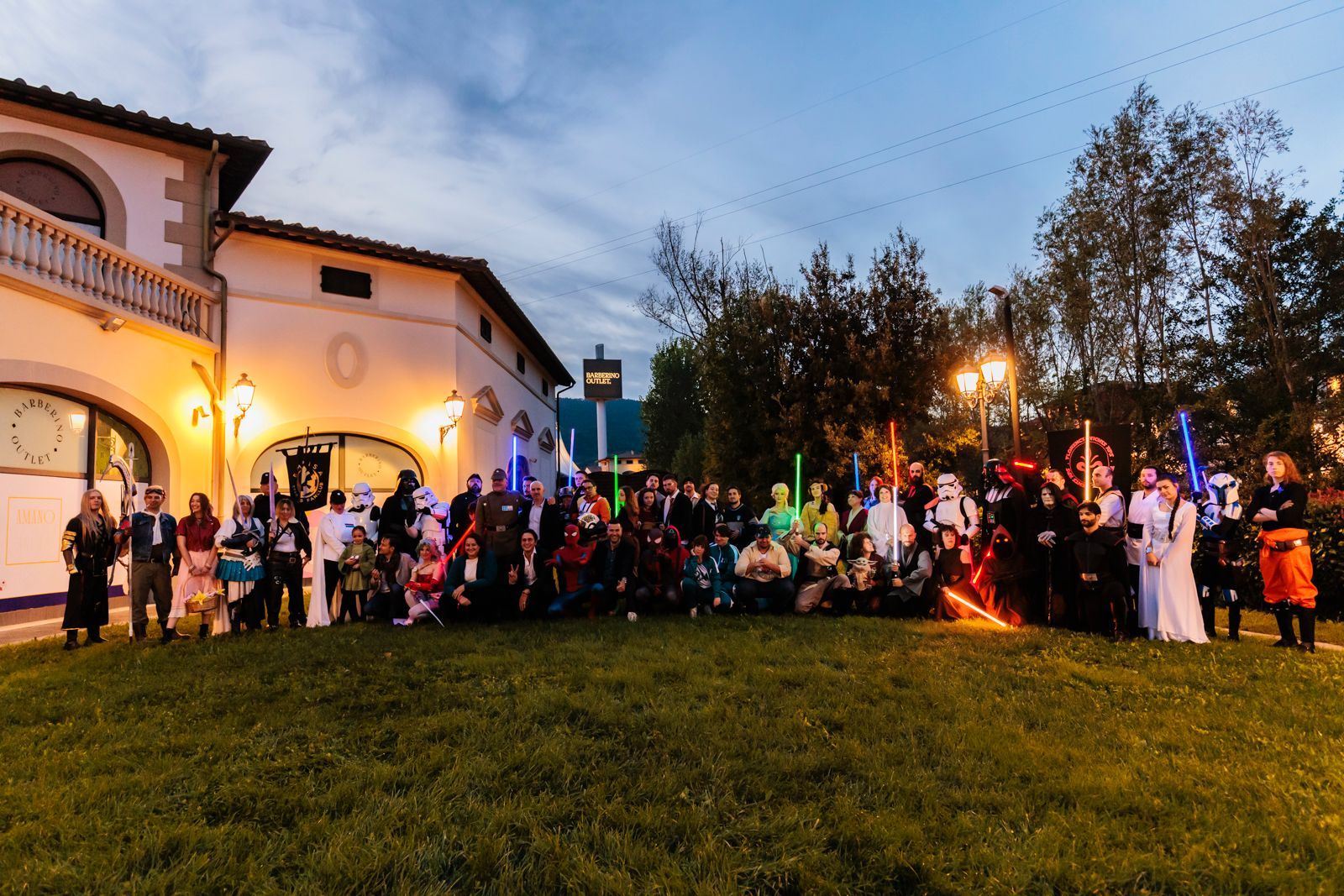 Marted&igrave; 2 Giugno a Barberino Outlet: Cosplay, K-Pop, LEGO&reg; e Sconti fino al -60%