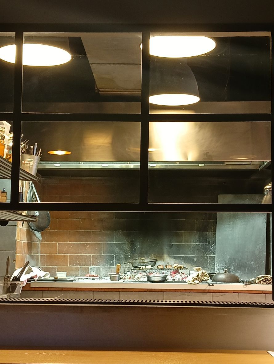 Radici Cucina Divisoria: a Prato la brace rompe gli schemi tra Surf & Turf e avanguardia