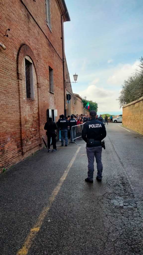 Siena, apertura straordinaria dell’Ufficio Immigrazione il sabato