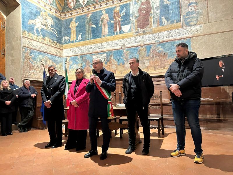 San Gimignano celebra i neodiciottenni: sabato 13 dicembre la consegna ufficiale della Costituzione italiana