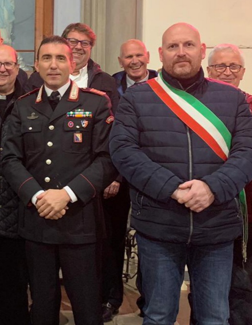 Barberino Tavarnelle, il Comandante dei Carabinieri va in pensione: omaggio del sindaco al luogotenente Giuseppe Cantarero