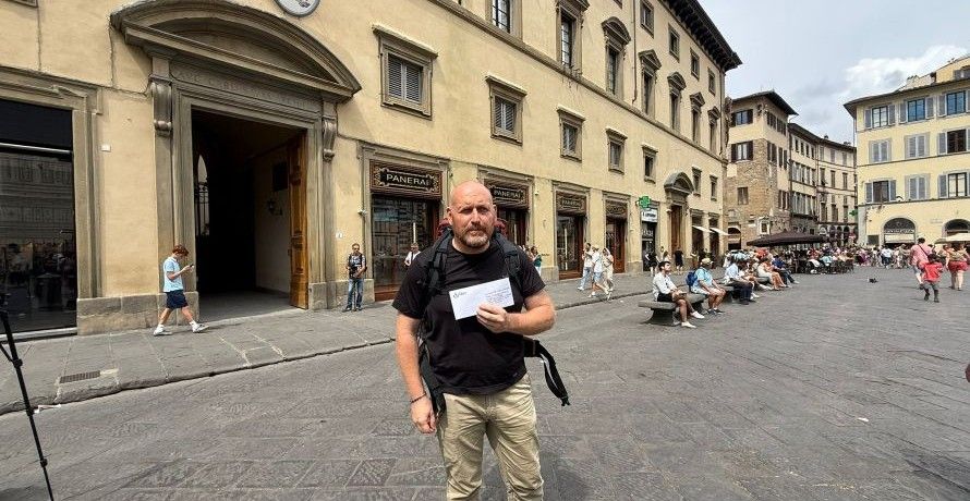 Oltre 100 km a piedi per chiedere il cambio del patrono: Baroncelli arrivato a Firenze