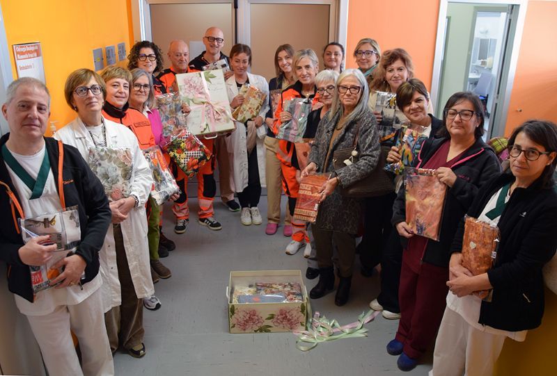 L’ Assistenza Pubblica di Chiusdino regala borse per i drenaggi alle pazienti dell’UOC Chirurgia oncologica della mammella