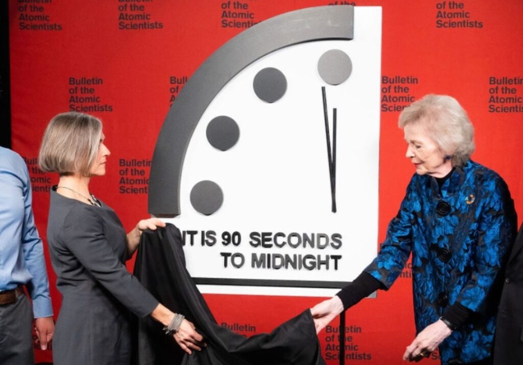Orologio dell’Apocalisse, mancano 90 secondi alla fine del mondo