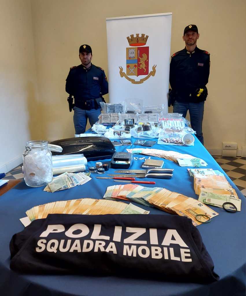 Ragazze valdelsane con 27 chili di hashish e 37mila euro. La base era un monolocale a Siena