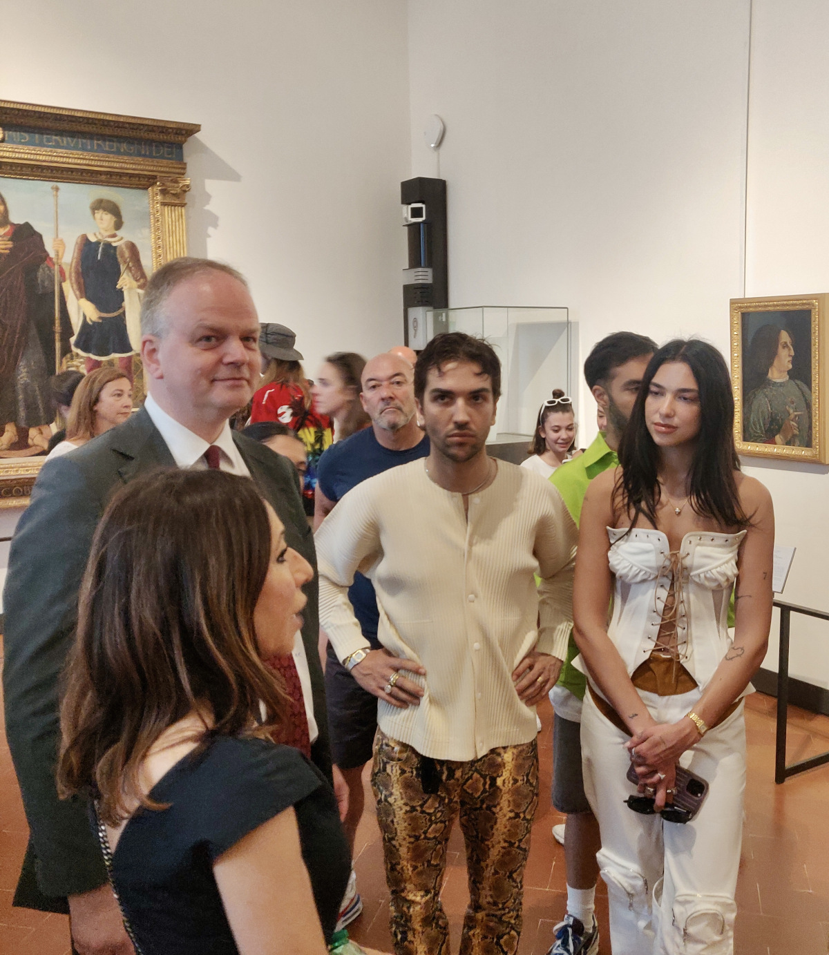 Tour degli Uffizi per Dua Lipa