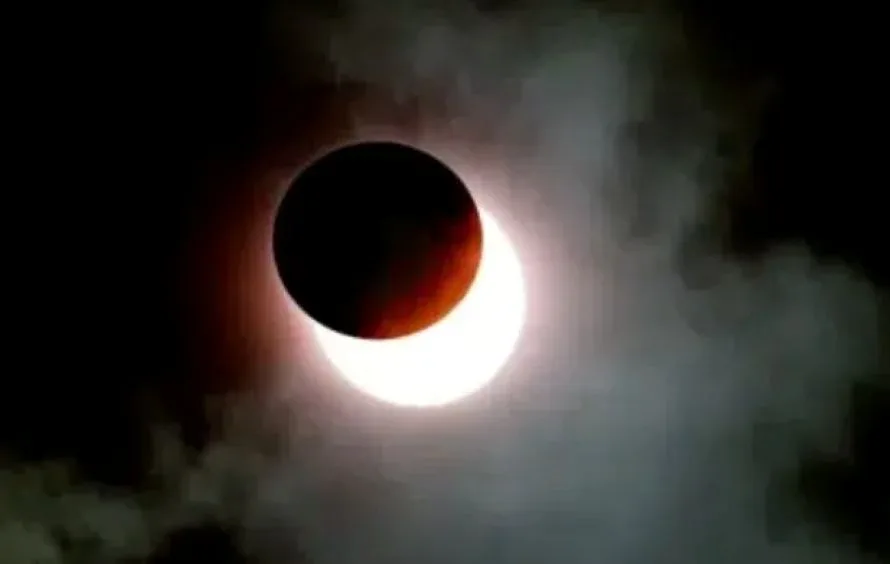 Eclissi solare del secolo, il 12 agosto il Sole tramonterà a forma di falce: spettacolo anche in Toscana