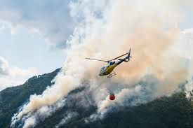 Incendio di vegetazione a Castelfiorentino: in azione vigili del fuoco ed elicottero regionale