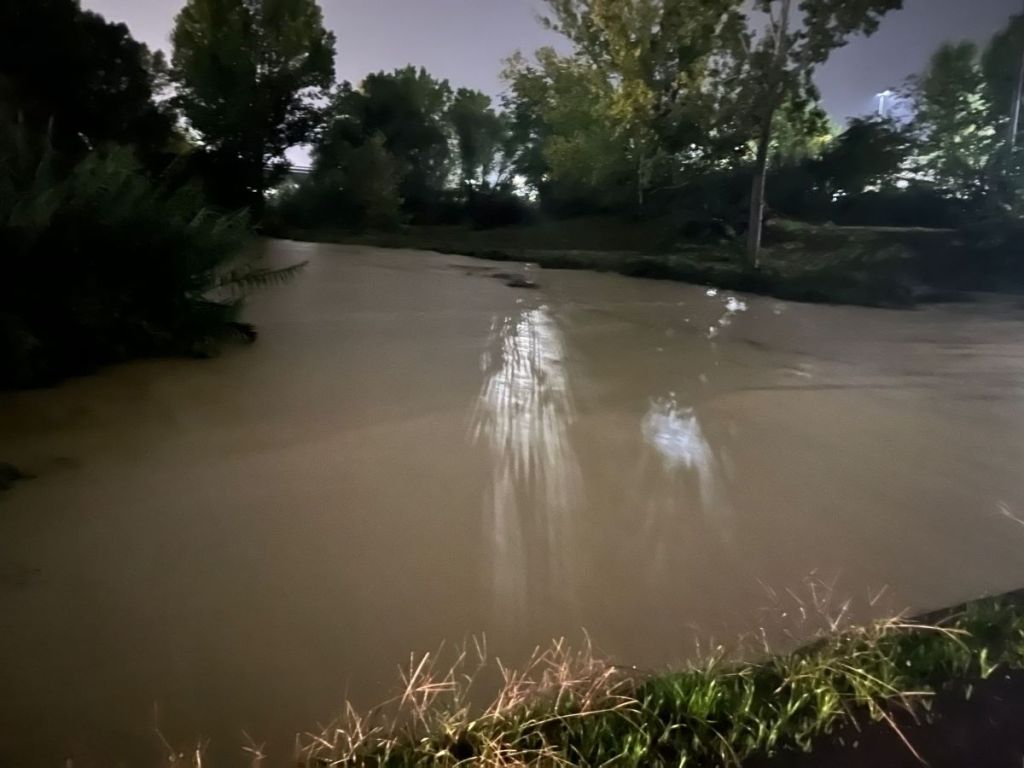 Fa paura l'Elsa alla Zambra, anche il sindaco a controllare la piena