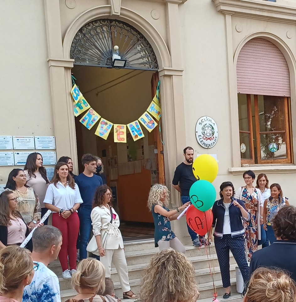 Suona la campanella per 3.800 studenti di Poggibonsi. Al Roncalli aule nei container