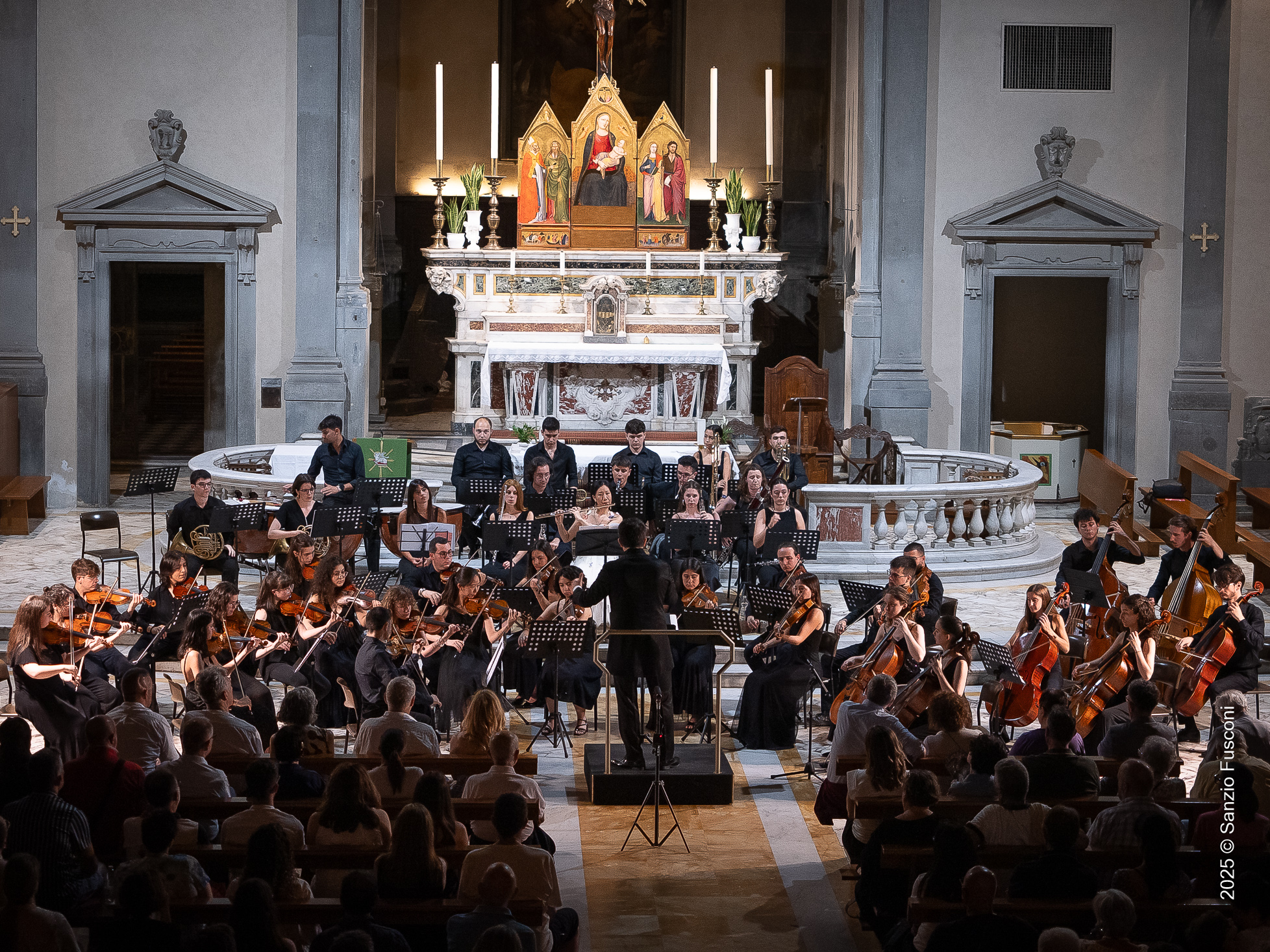 Collegiata gremita per il concerto finale della European Youth Orchestra 