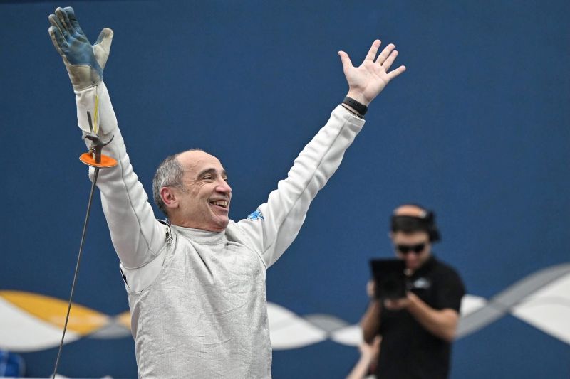 Fabio Miraldi, da Poggibonsi al bronzo mondiale Master di scherma: l'eccellenza del Cus Siena