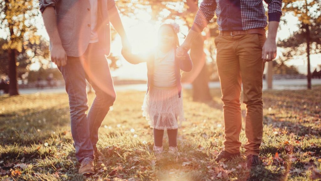 Famiglie Arcobaleno: “Orban mette fuorilegge il movimento Lgbtqia+”